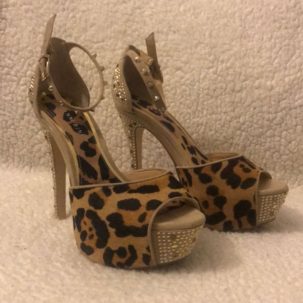 Gianni Bini leopard heels
